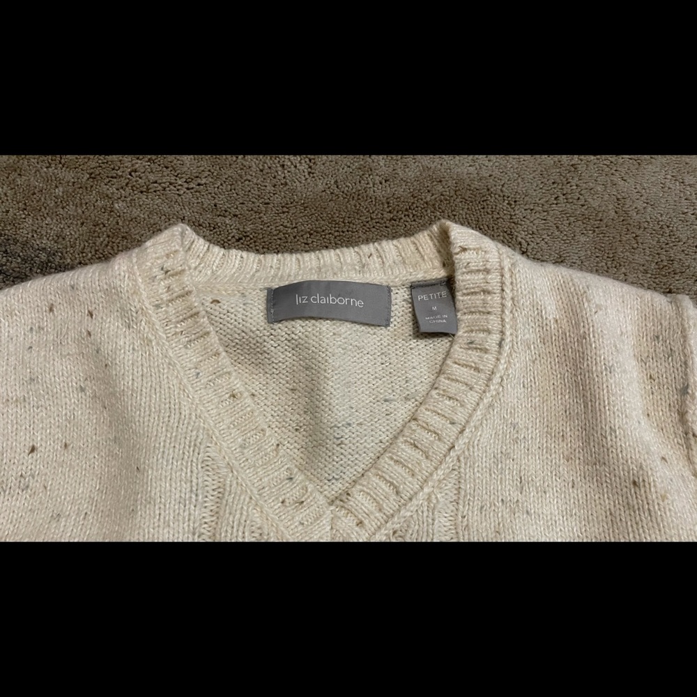 Liz Claiborne women’s V neck knit winter sweater - Picture 2 of 7